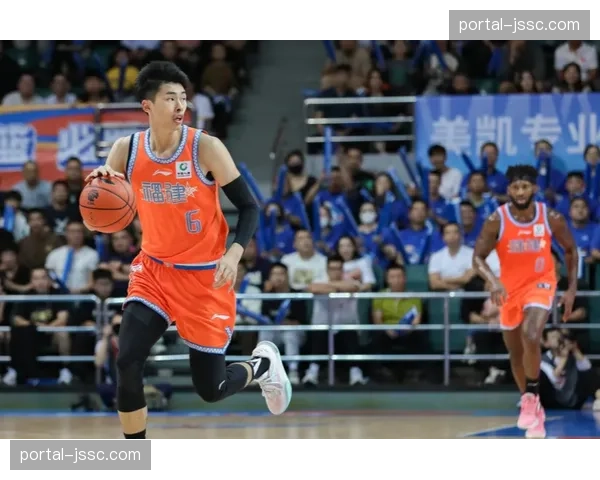 深圳五连胜反超广东升至第三 贺希宁15中13轰31分展现高效投射